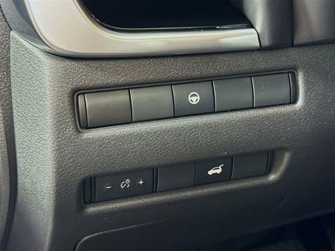 Certified 2022 Nissan Rogue SL w/ SL Premium Package image 11