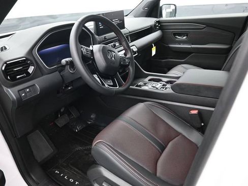 New 2026 Honda Pilot Black Edition image 9