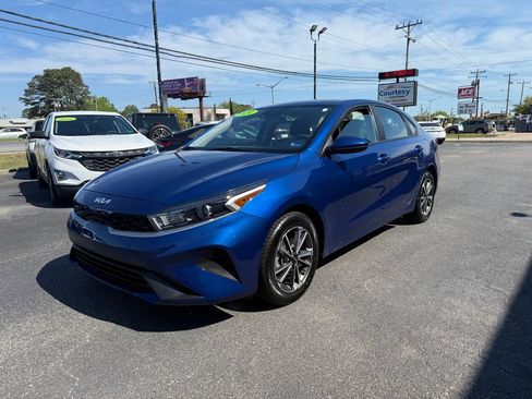 Used 2024 Kia Forte LXS image 7