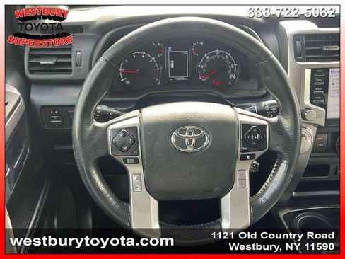 Used 2022 Toyota 4Runner SR5 Premium w/ Moonroof Package AWD/4WD image 17