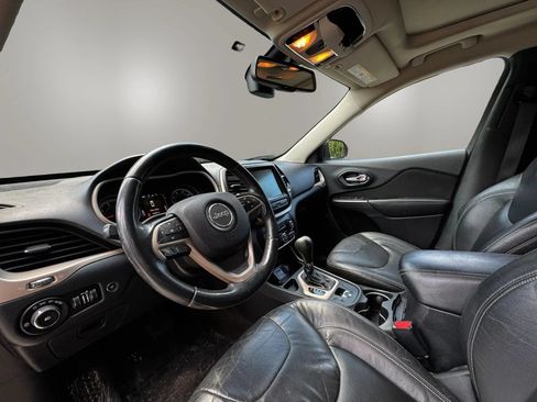 Used 2015 Jeep Cherokee Latitude w/ Comfort/Convenience Group FWD image 9