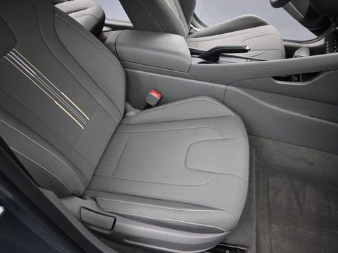 Certified 2025 Hyundai Elantra Sport image 37