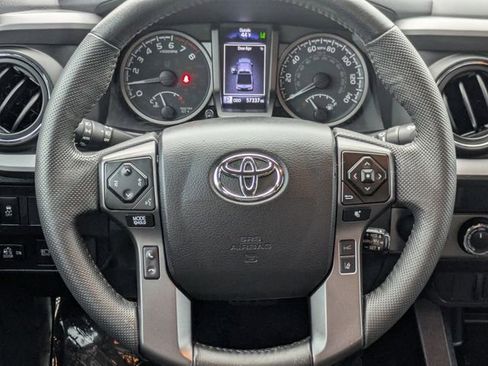 Used 2022 Toyota Tacoma TRD Sport image 13