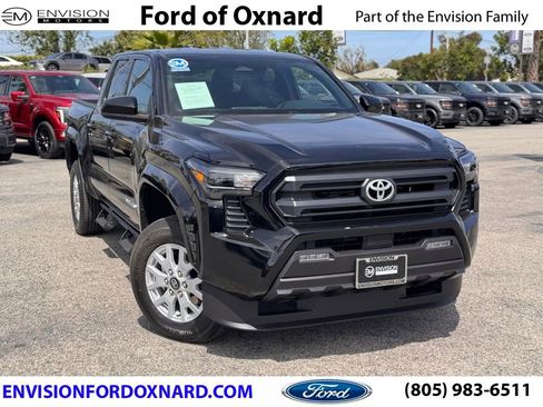 Used 2025 Toyota Tacoma SR5 image 1