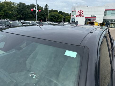 Used 2025 Toyota Tacoma SR5 w/ SR5 Upgrade Package AWD/4WD image 43