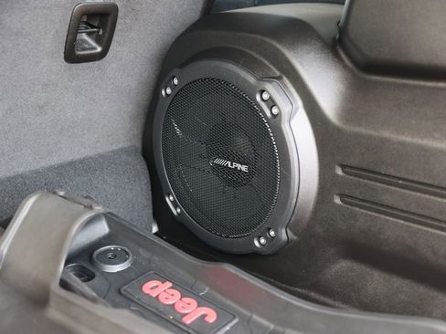 Used 2024 Jeep Wrangler High Altitude image 39