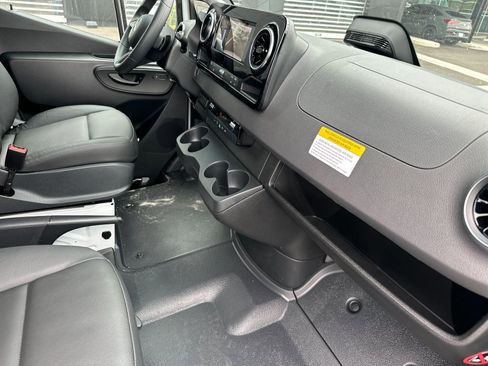 New 2025 Mercedes-Benz Sprinter 2500 image 17