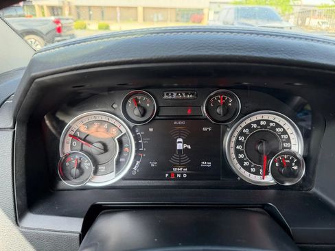 Used 2017 RAM 1500 Laramie w/ Convenience Group AWD/4WD image 11