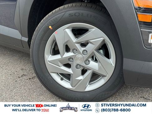 New 2026 Hyundai Kona SE image 5