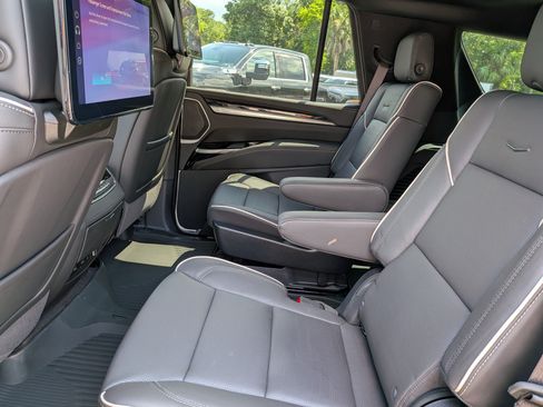 New 2026 Cadillac Escalade Sport w/ LPO, ONYX Package AWD/4WD image 17