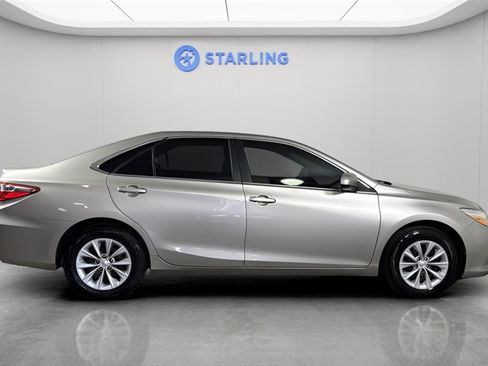 Used 2017 Toyota Camry XLE image 11