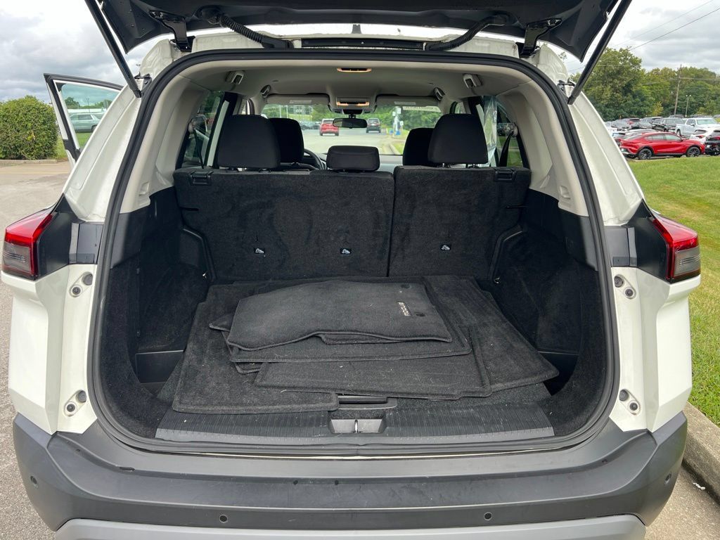 Used 2022 Nissan Rogue S FWD image 10