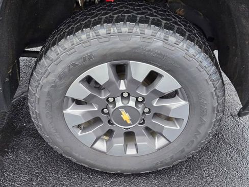 Used 2024 Chevrolet Silverado 2500 Custom w/ Custom Value Package image 21