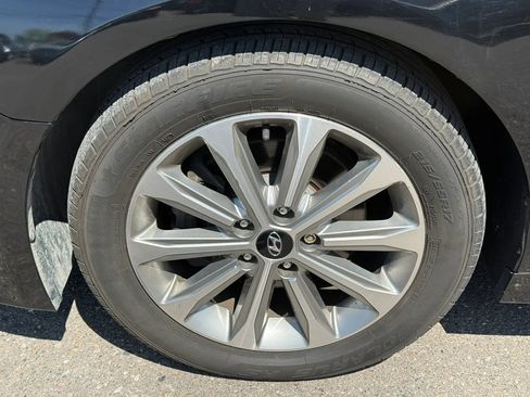 Used 2017 Hyundai Sonata Limited w/ Cargo Package FWD image 9