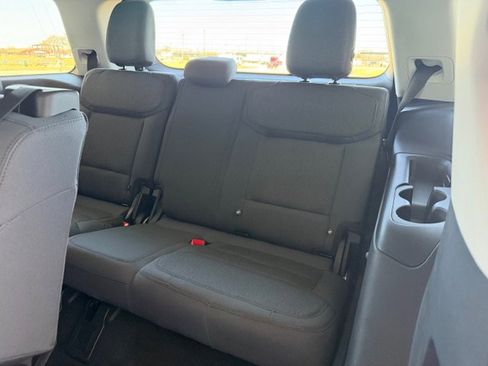 New 2026 Ford Expedition Active image 8