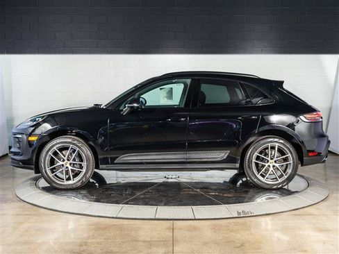 Used 2026 Porsche Macan AWD/4WD image 2