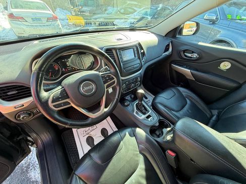 Used 2017 Jeep Cherokee Latitude w/ True North Edition image 7