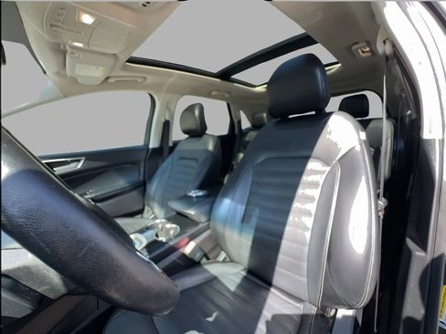 Used 2017 Ford Edge SEL w/ Equipment Group 201A AWD/4WD image 19