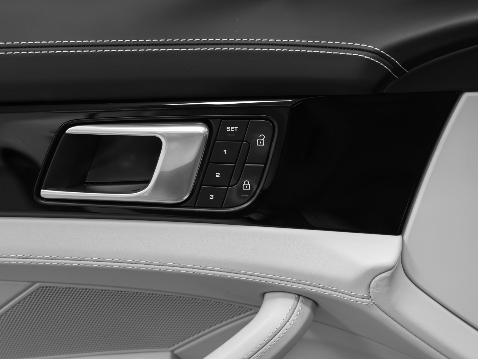 Certified 2023 Porsche Panamera Platinum Edition RWD image 24