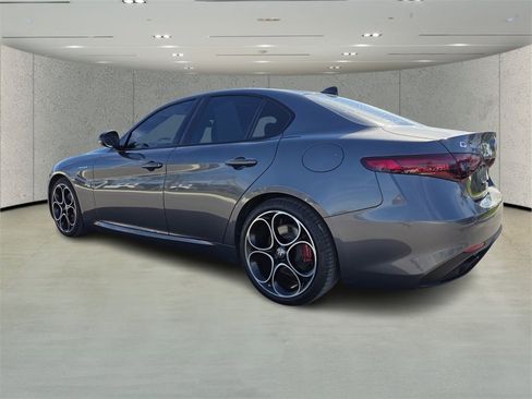 Used 2022 Alfa Romeo Giulia Veloce image 5