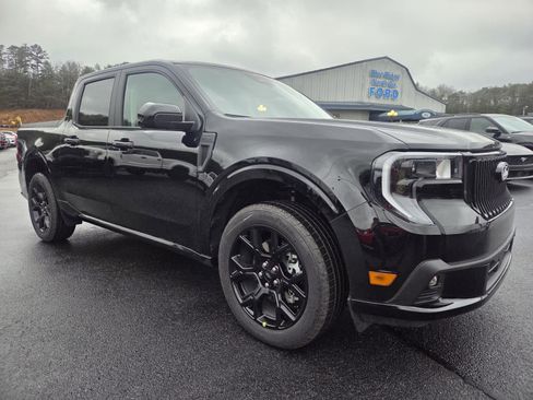 New 2026 Ford Maverick Lobo image 3