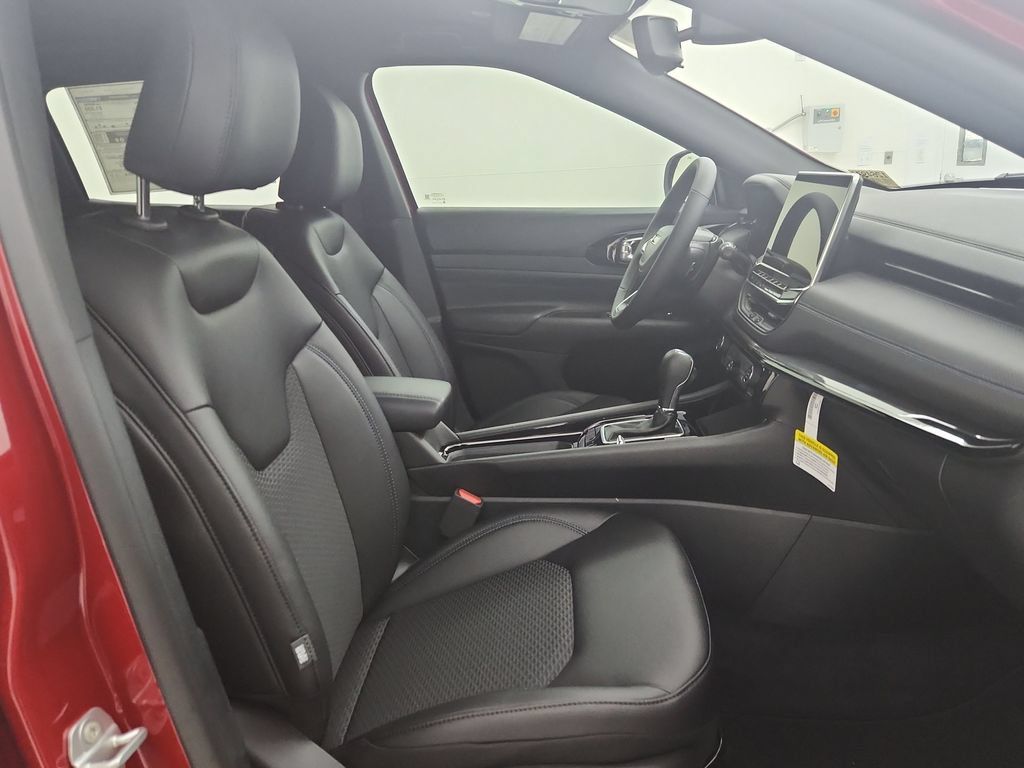 New 2026 Jeep Compass Latitude AWD/4WD image 30