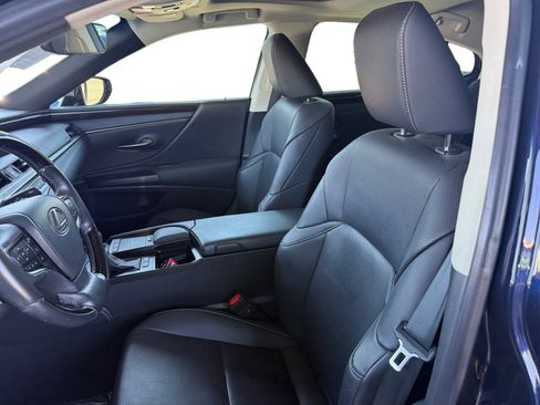 Used 2019 Lexus ES 300h w/ Premium Package FWD image 10