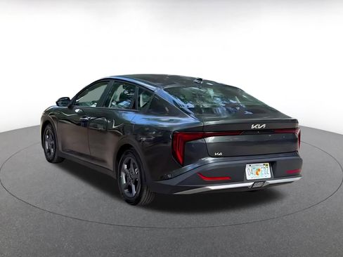 Used 2025 Kia K4 LXS image 12