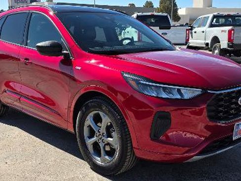 Certified 2023 Ford Escape ST-Line w/ Tech Pack #1 image 5