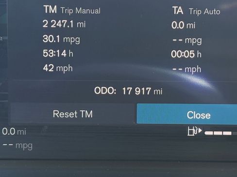 Used 2025 Volvo V60 B5 Cross Country Plus image 40