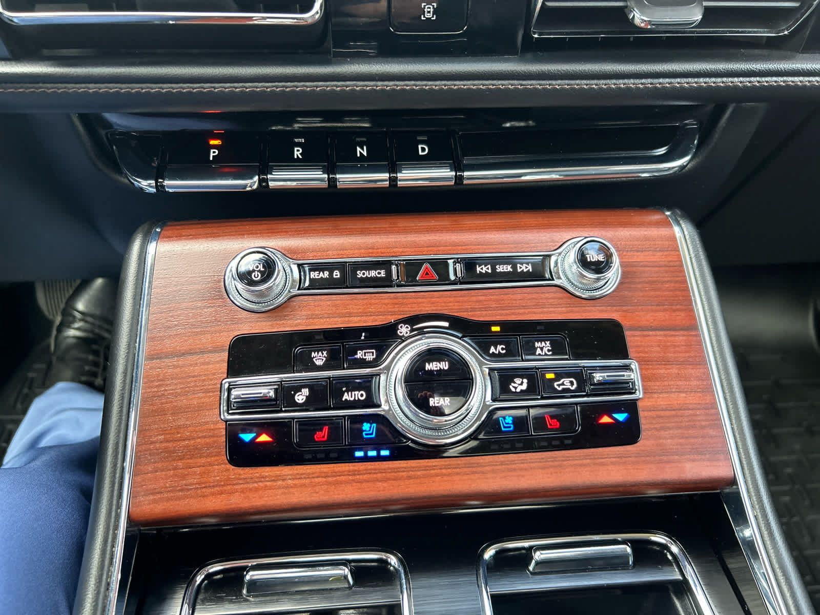 Used 2022 Lincoln Aviator Grand Touring w/ Equipment Group 301A AWD/4WD image 21