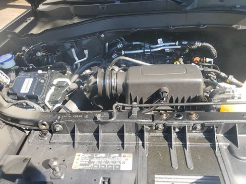 Used 2023 Ford Explorer XLT AWD/4WD image 18