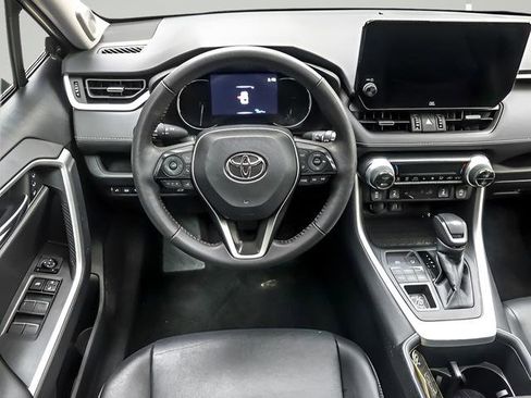 Used 2023 Toyota RAV4 XLE Premium AWD/4WD image 12