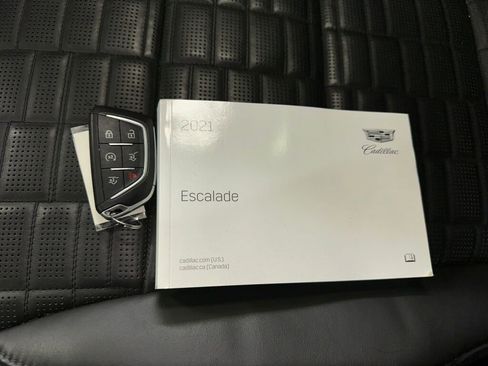 Used 2021 Cadillac Escalade Premium Luxury Platinum image 4