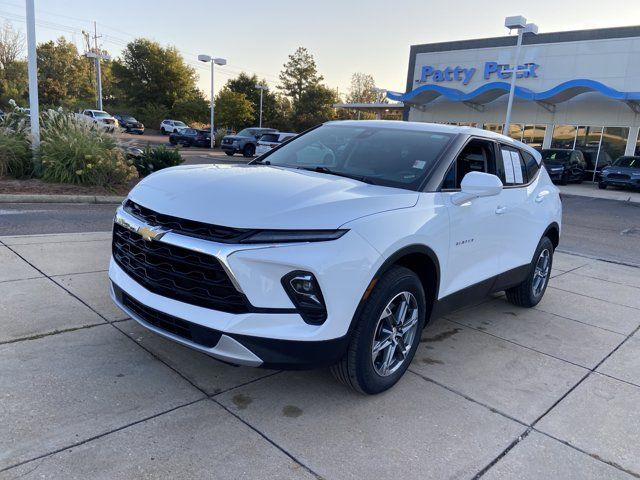 Used 2025 Chevrolet Blazer LT FWD image 6