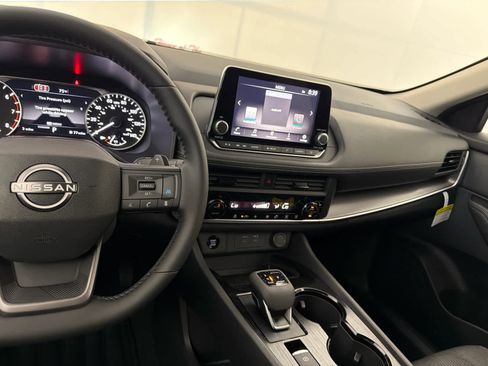 New 2026 Nissan Rogue SV w/ Cold Weather Package FWD image 18