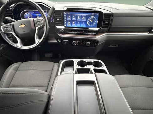Used 2024 Chevrolet Silverado 2500 LT image 38