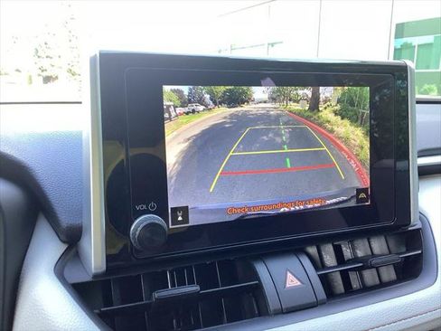 Certified 2025 Toyota RAV4 XLE w/ Convenience Package AWD/4WD image 15