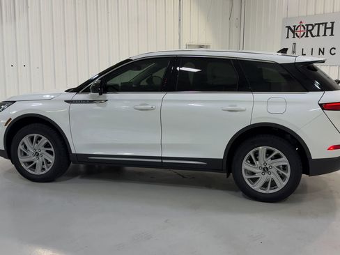 New 2026 Lincoln Corsair Premiere image 7