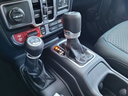 Certified 2025 Jeep Wrangler Unlimited Rubicon 4xe w/ Convenience Group AWD/4WD image 12