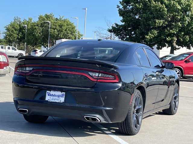 Used 2022 Dodge Charger SXT w/ Blacktop Package RWD image 4