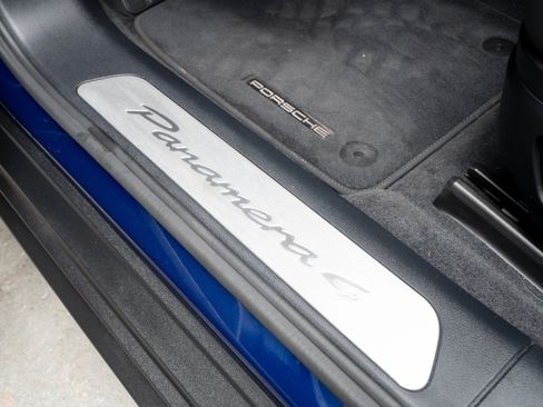 Certified 2024 Porsche Panamera 4 AWD/4WD image 31
