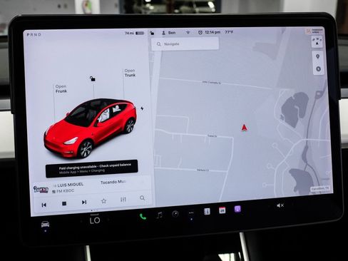 Used 2021 Tesla Model Y Long Range AWD/4WD image 24