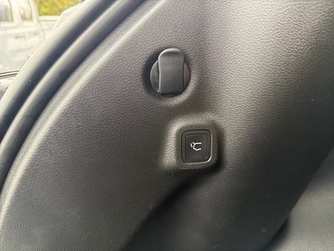 Used 2023 Jeep Compass Limited w/ Elite Group AWD/4WD image 12