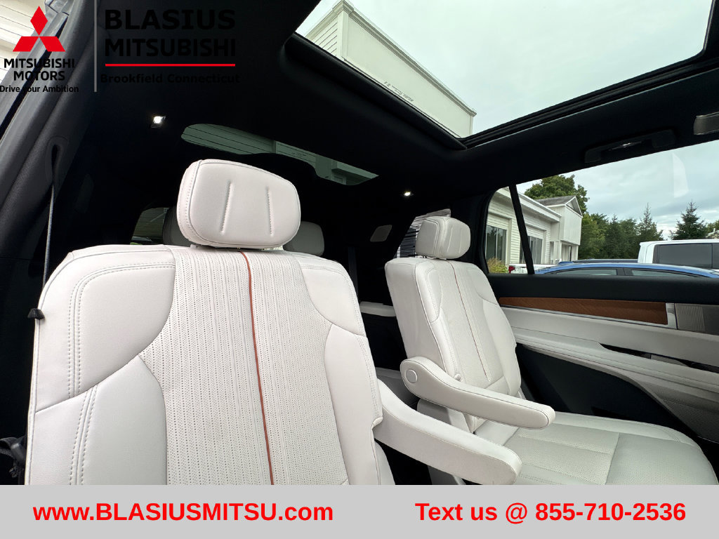 Used 2026 Cadillac Vistiq Sport AWD/4WD image 54