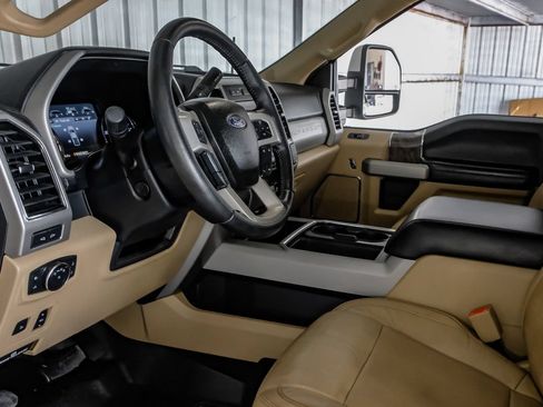 Used 2019 Ford F250 Lariat w/ Lariat Ultimate Package AWD/4WD image 14