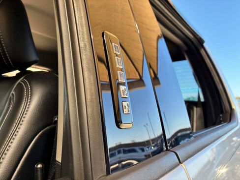 Used 2019 Ford F350 Lariat w/ Lariat Ultimate Package image 9