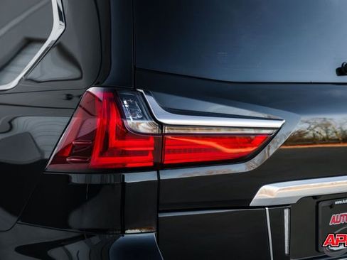 Used 2021 Lexus LX 570 4WD w/ Luxury Package image 50