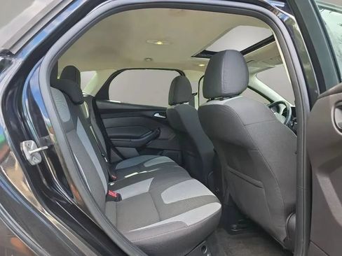 Used 2014 Ford Focus SE w/ SE Sport Package FWD image 37
