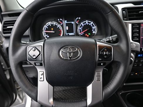 Used 2022 Toyota 4Runner Limited image 27